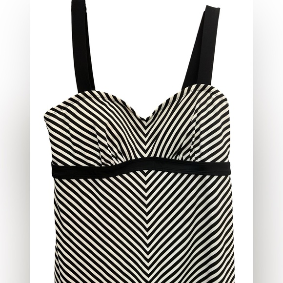 Athleta Black & White Stripe Pura Swim UPF 50+ Dress 36 B/C Built in bra. Beach - Picture 7 of 16